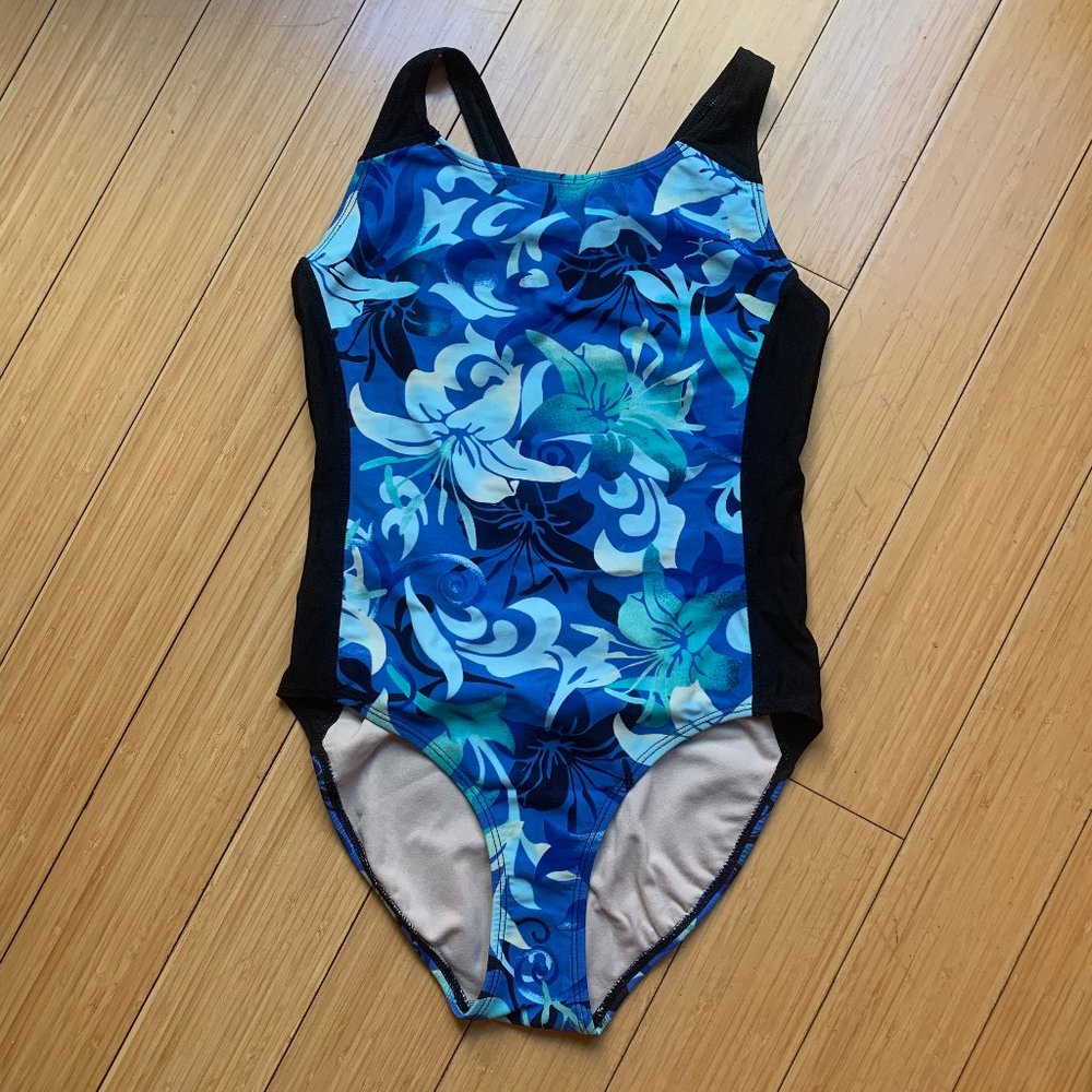 One-piece suit